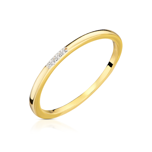 Pierścionek z trzema małymi cyrkoniami w rzędzie