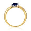 Złoty pierścionek z dużym szafirowym kamieniem
