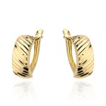 Kolczyki złote zdobione diamentowaniem na angielskim zapięciu