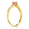 Zaręczynowy pierścionek złoty z różowym kamieniem