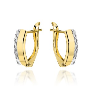 Kolczyki złote z diamentowaniem z boku na angielskim zapięciu