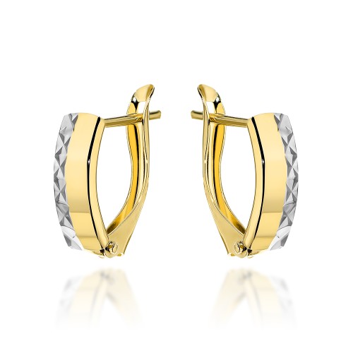 Kolczyki złote z diamentowaniem z boku na angielskim zapięciu