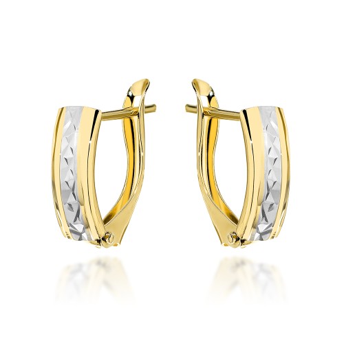 Kolczyki złote z diamentowaniem na środku na angielskim zapięciu