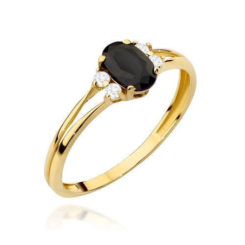 Pierścionek złoty z czarnym kamieniem zdobiony cyrkoniami