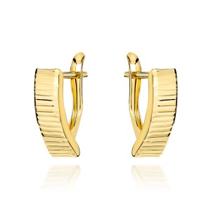 Kolczyki złote z diamentowanymi poprzecznymi paskami