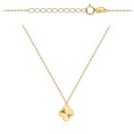 Gold necklace with a diamond-cut clover in a delicate setting