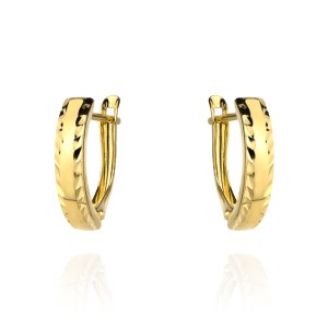 Kolczyki złote diamentowane na obu brzegach szer. 4 mm